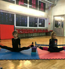 гимнастика бабушкинская в свао - работаем над шпагатом гимнастика бабушкинская - шпагат